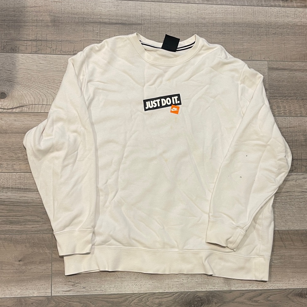 Nike Women’s sweatshirt